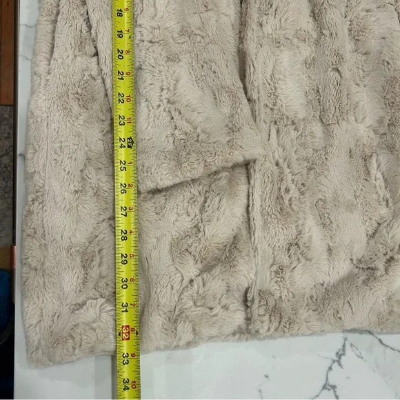 Georgie Women’s Faux Fur Coat Mid length Cream/ivory Soft Size 6 - Picture 9 of 11